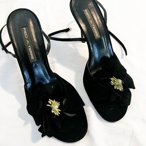 Pied a terre Ankle Strap Heel